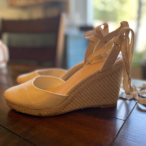Kelly & Katie Shoes - KELLY & KATIE Metallic Wrap Wedge Sandals, size 8.5